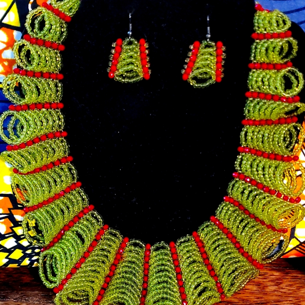 Liberian handmade necklace set - Picture 1 of 1
